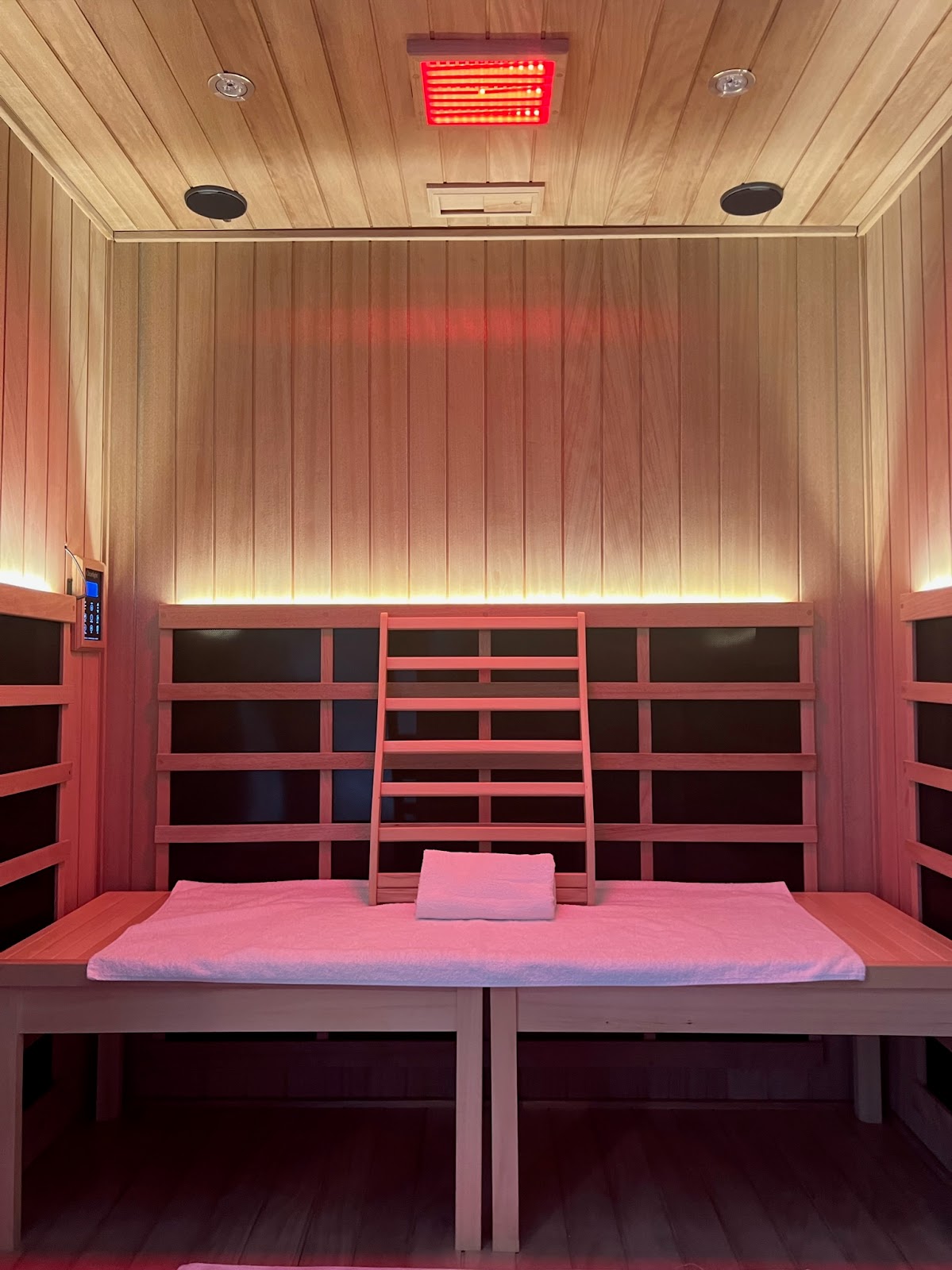 DROP SAUNA STUDIO + ATHLETICOUTURE