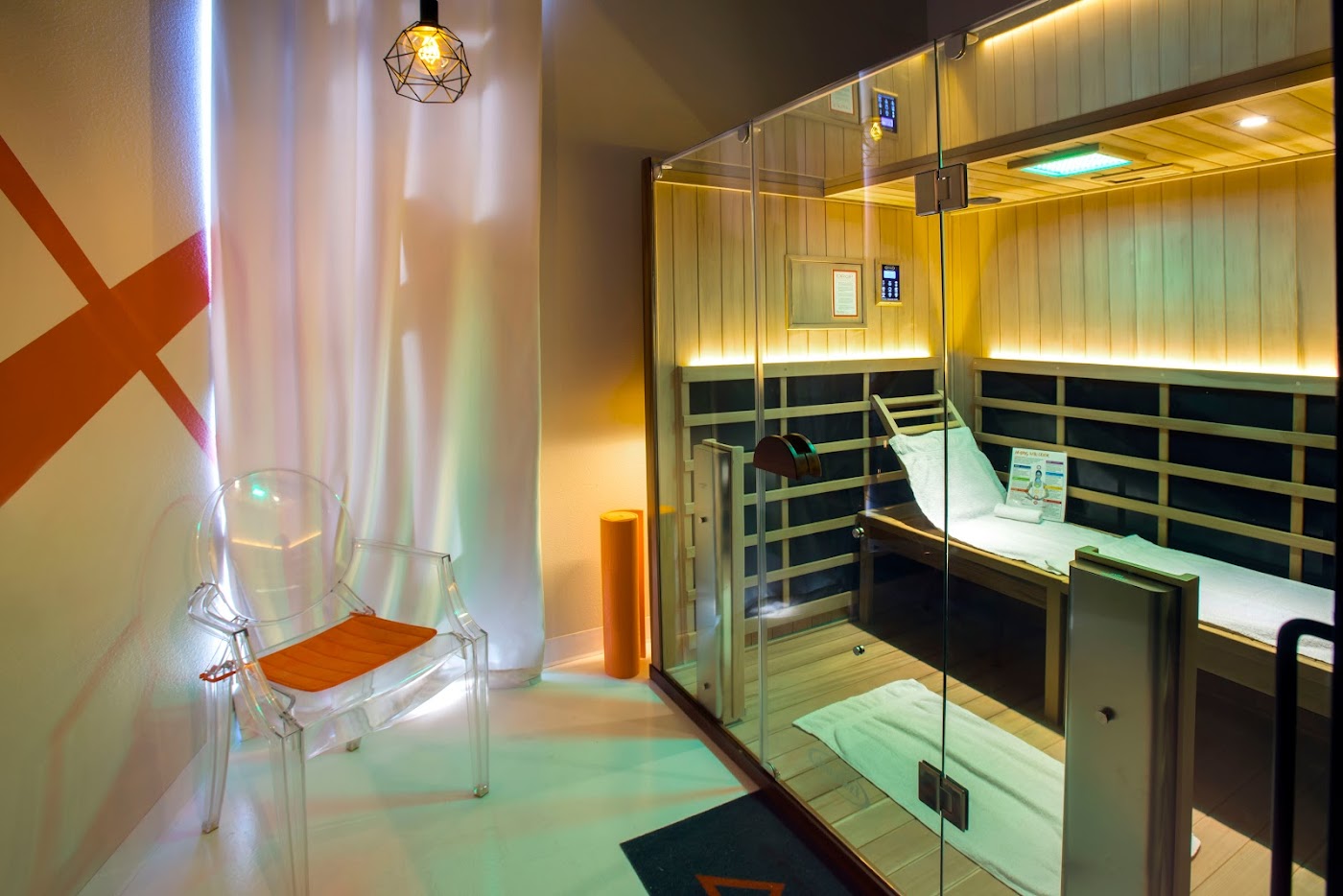 DROP SAUNA STUDIO + ATHLETICOUTURE